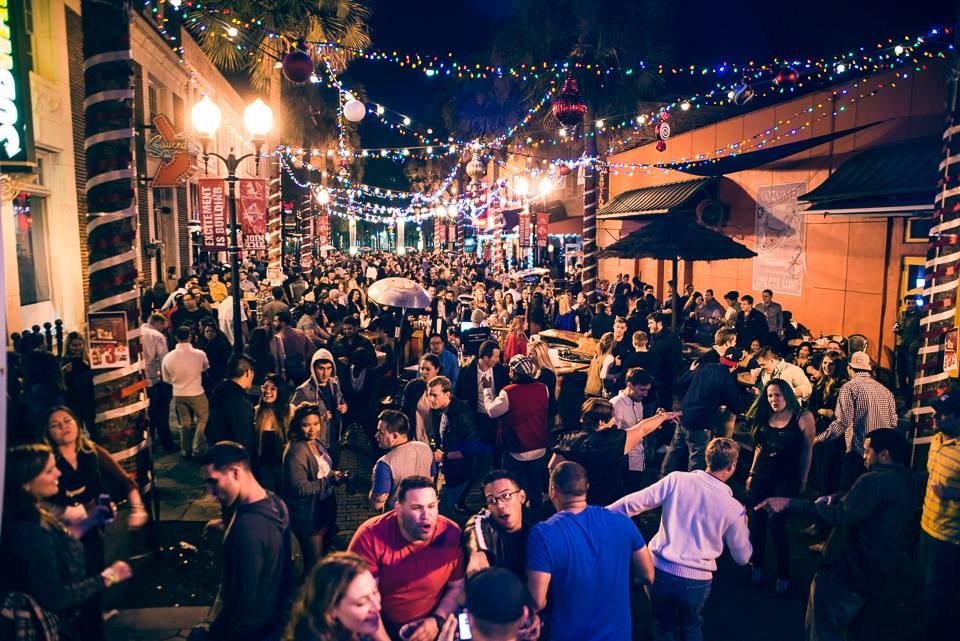 Downtown Orlando Exploration: Embark on Car Rental Adventures with Gourmet Everything